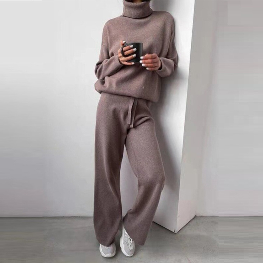 Yara - Set de 2 piese, pulover cu guler înalt și pantaloni lungi